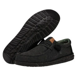 Wally Washed Canvas - Black/Black -Heydude Store FW23 M 40296 060 WALLY WASHED CANVAS BLACK BLACK LEFT PAIROUTSOLE